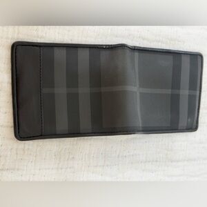 Burberry Elegant Black Men’s Wallet
